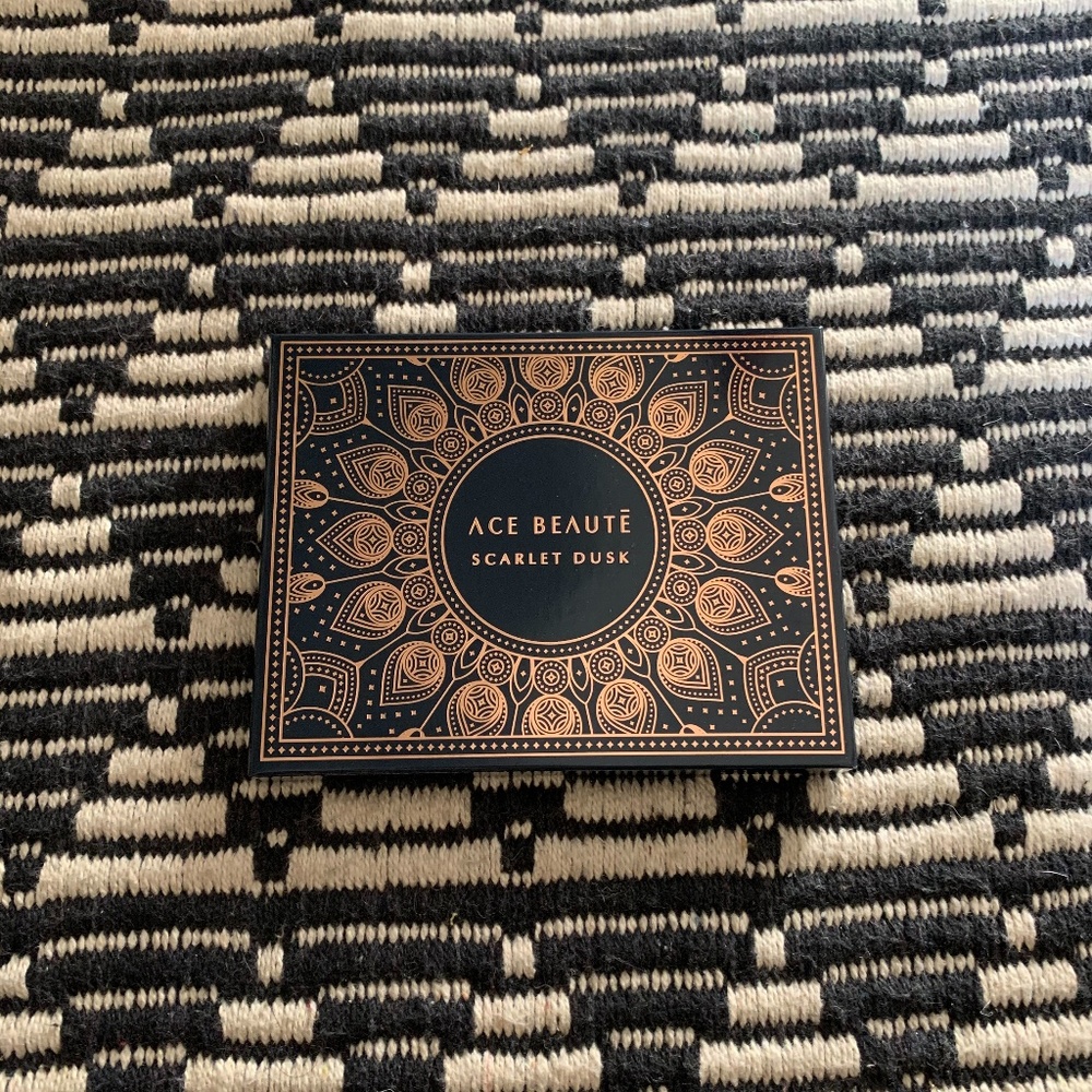 NEW Ace Beaute Scarlet dusk eyeshadow palette - Picture 4 of 7